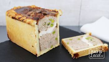 Pâté en croûte pistaché tranché